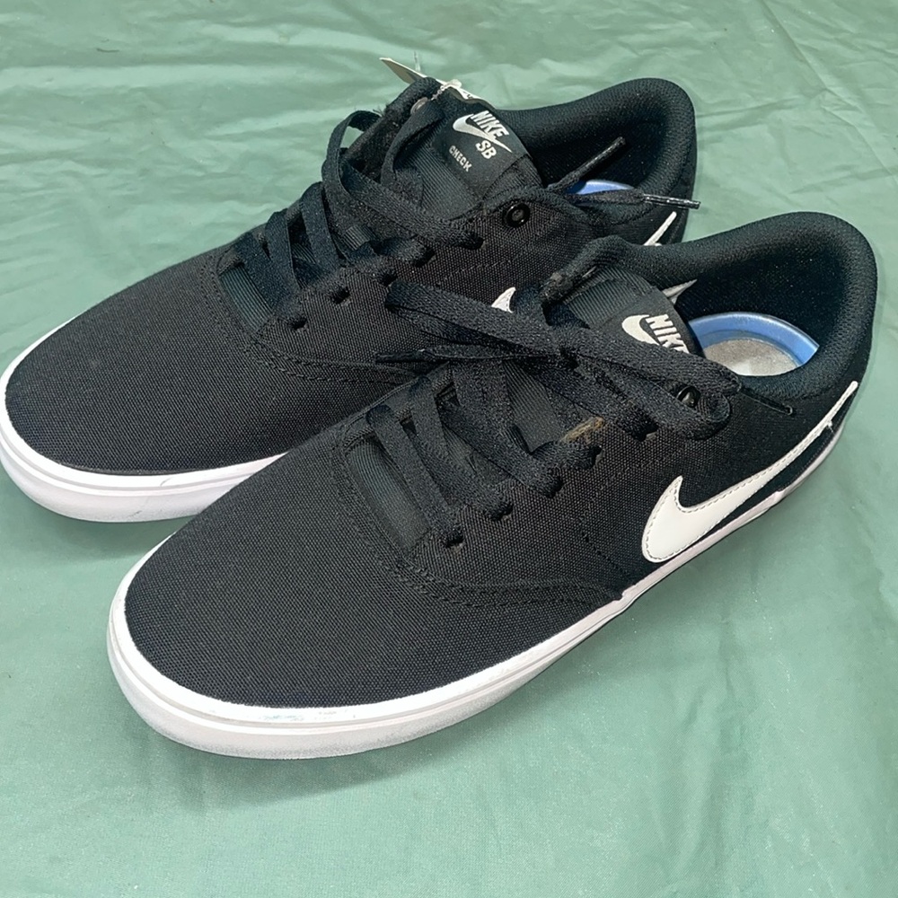 🆕 Women’s Nike Solarsoft Size 11 Men’s 9